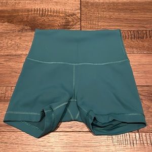 Lululemon Wunder train high rise short 4”